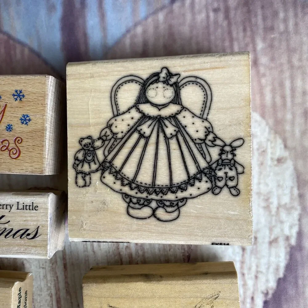 Unbranded lot wood